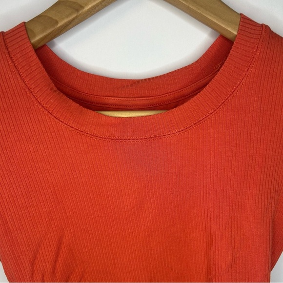 Offline by Aerie Thumbs Up Tie-Back T-Shirt, S, Coral, Ribbed Cropped Open-Back - Picture 7 of 13